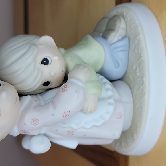 2001 Precious Moments "Healing Begins With Forgiveness" Figurine - Picture 6 of 8